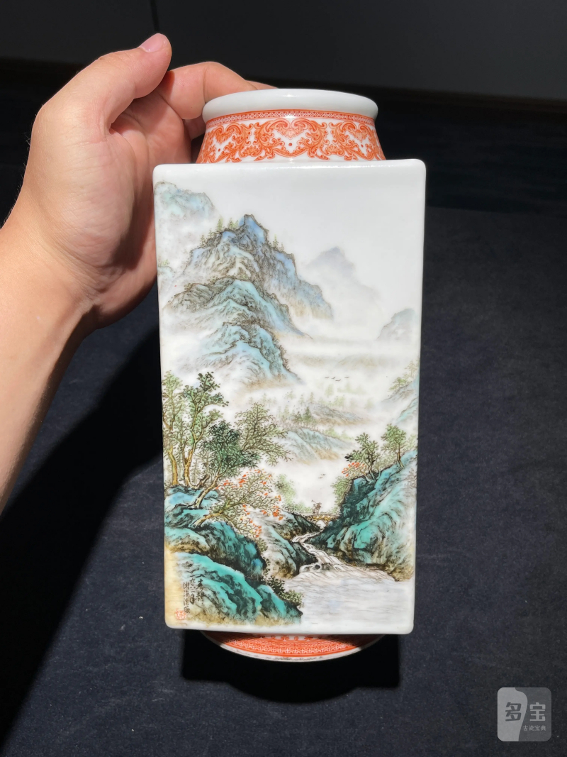 1962年 游海滨画粉彩春耕图琮式瓶 - 图2